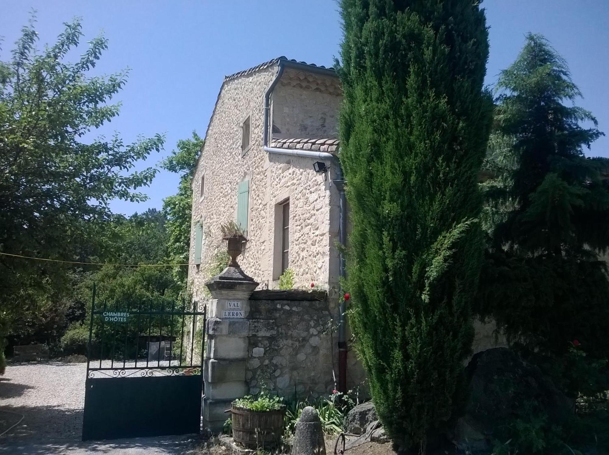 Le Val Leron Acomodação com café da manhã Valaurie Exterior foto
